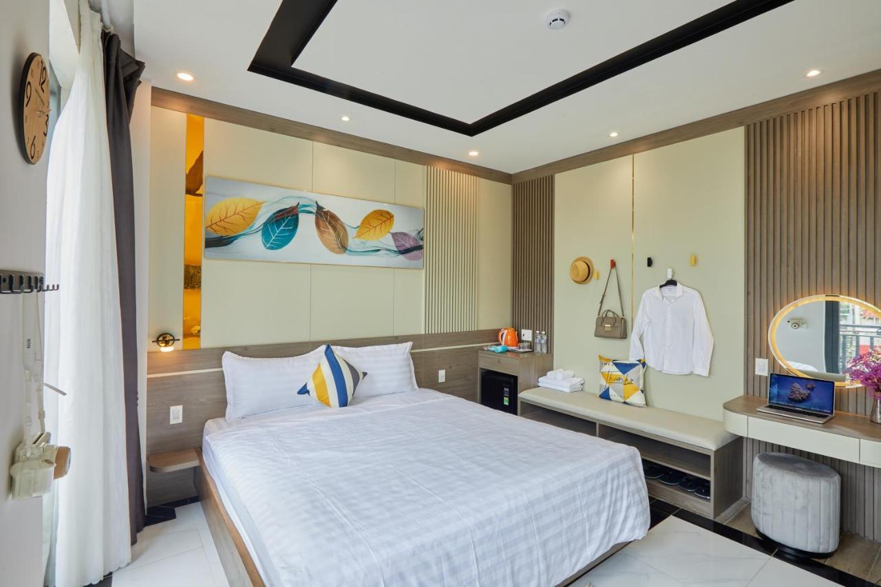 Lux Homestay *
